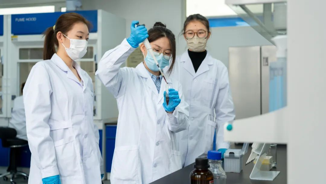 凸顯‘應(yīng)用為主 立地頂天’辦學(xué)特色 專訪化工專家李向東